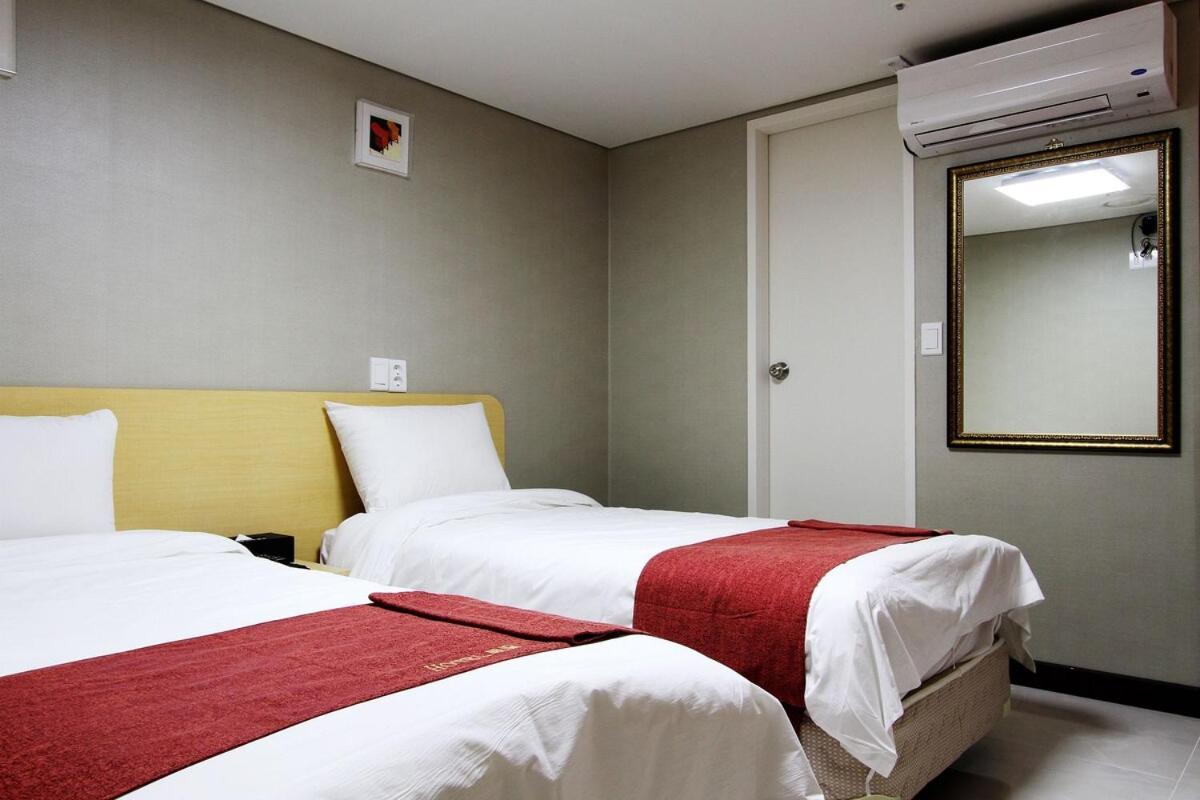 Hotel Myeongdong Сеул Екстер'єр фото