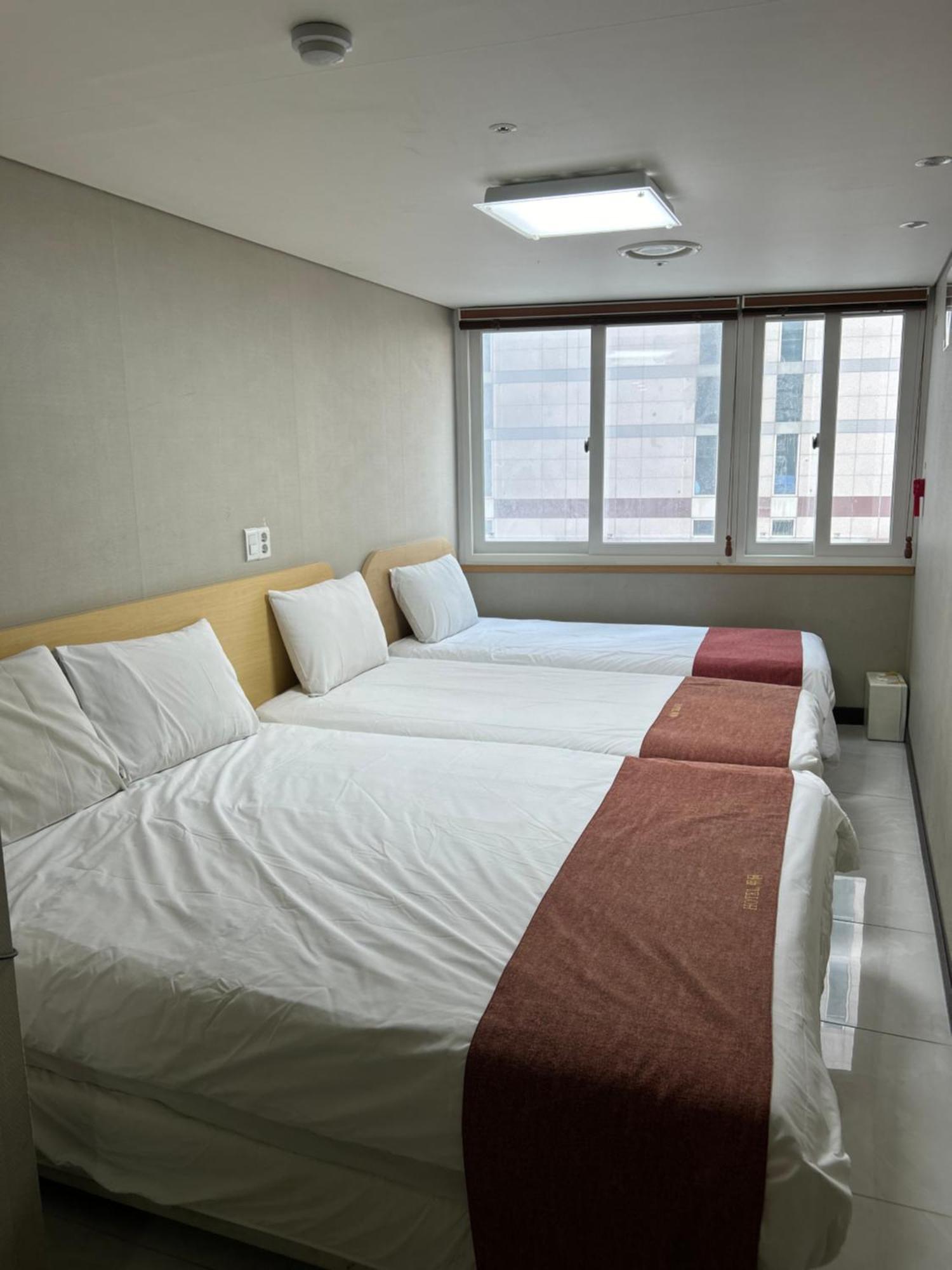Hotel Myeongdong Сеул Екстер'єр фото
