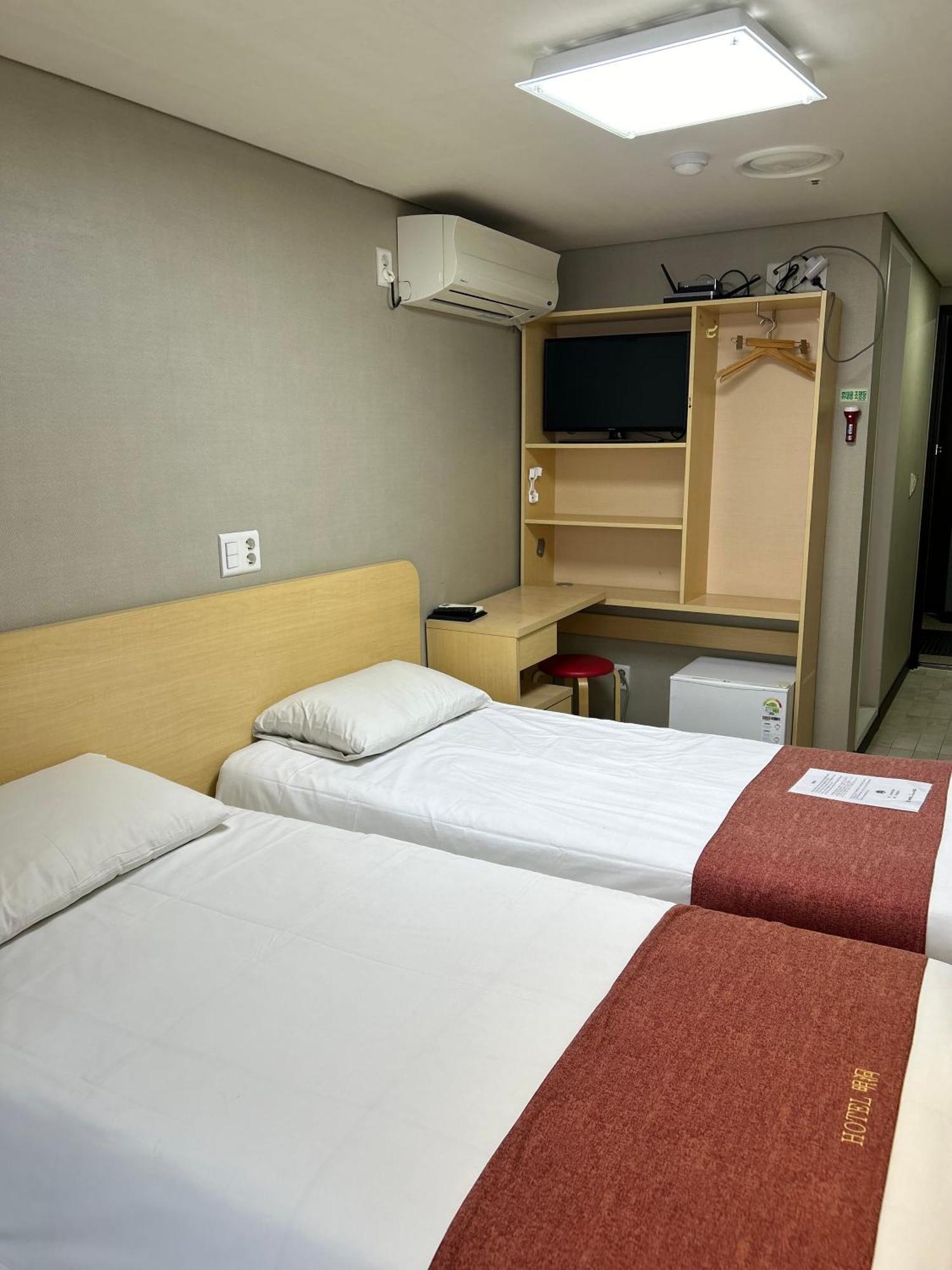Hotel Myeongdong Сеул Екстер'єр фото